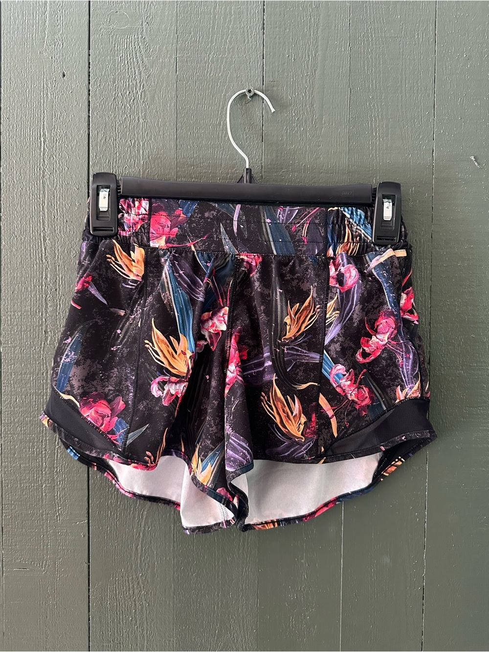 lululemon Hotty Hot Shorts Black & Pink Floral Size 4